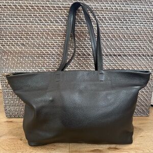 Cuyana Classic Easy Zipper Tote - EUC